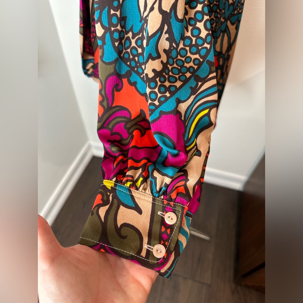 Trina Turk
Laurynn Printed Surplice Top - Picture 7 of 10